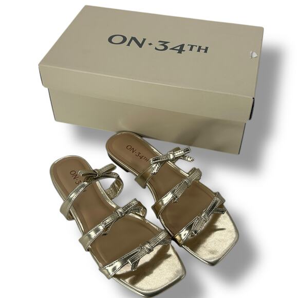 NEW ON 34th Gold Strappy Bow Sandals Size 5 Flat Square Toe FLAW - Picture 3 of 8